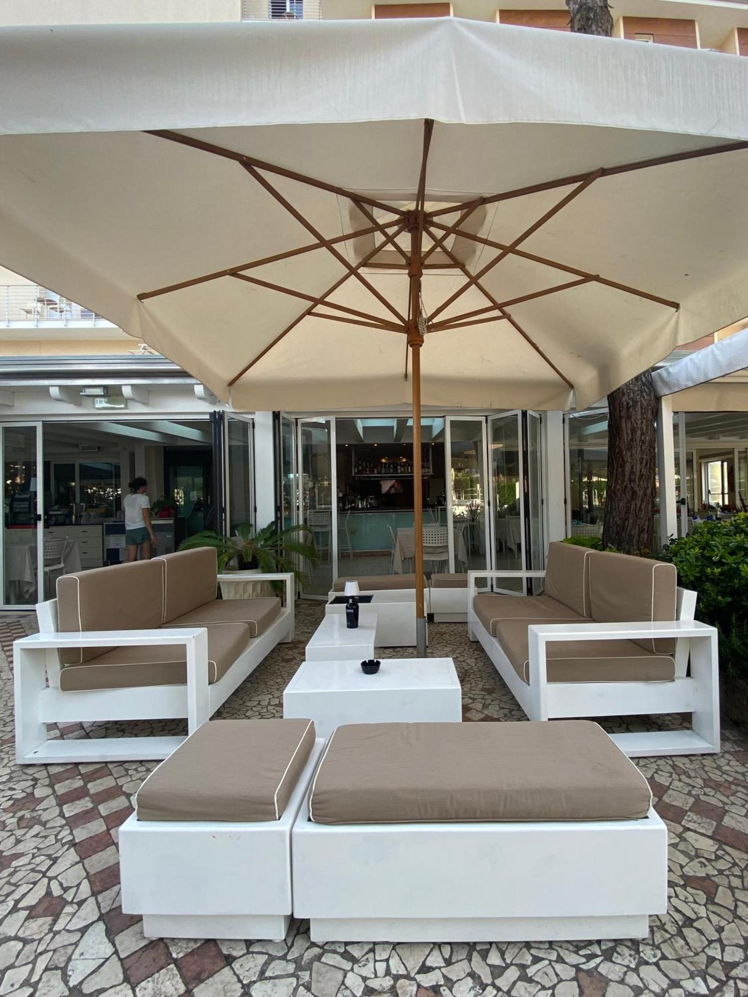 Hotel Franca 밀라노마리티마 외부 사진