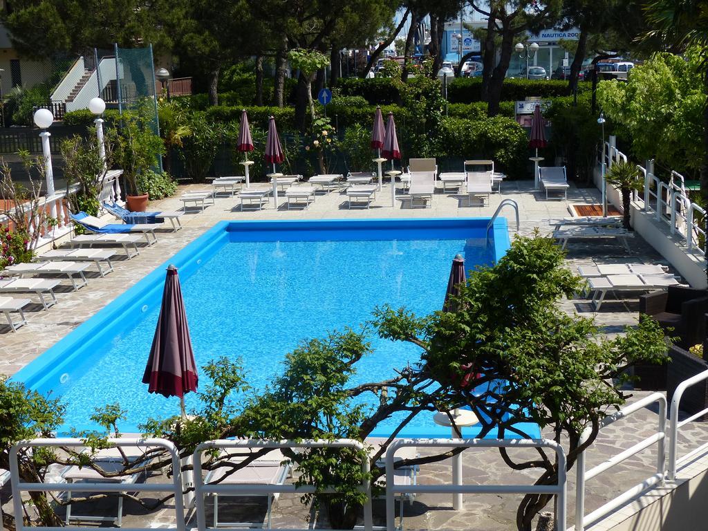 Hotel Franca 밀라노마리티마 외부 사진