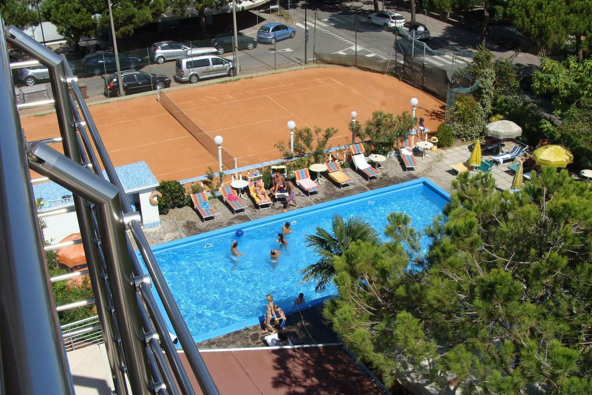 Hotel Franca 밀라노마리티마 외부 사진